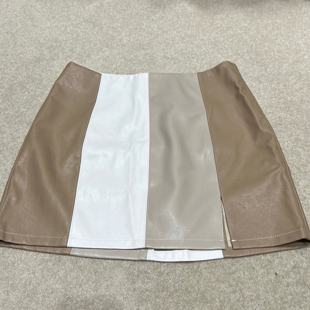 LE LIS faux leather skirt - NWT